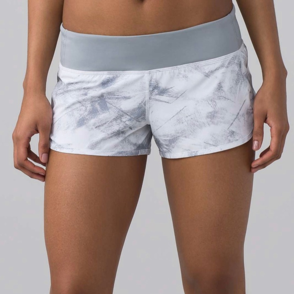 Lululemon breeze by white light cast speed shorts
